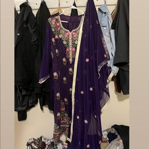 Maxi purple Shalwar Kameez Size XL Material is Crinkle.